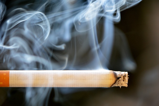 7 ways smoking affects the body